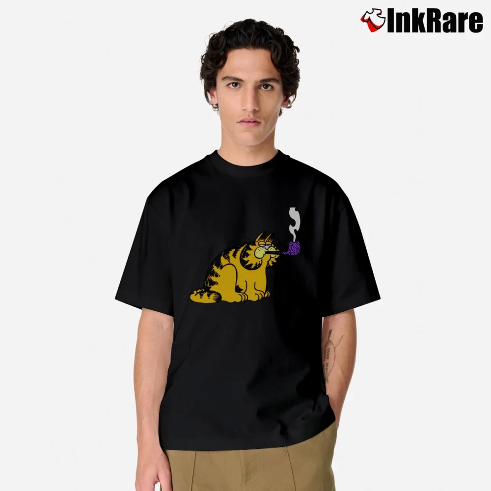 Men’s Garfield With Pipe Funny Classic T-Shirt in black | Soft, Breathable Everyday Wear