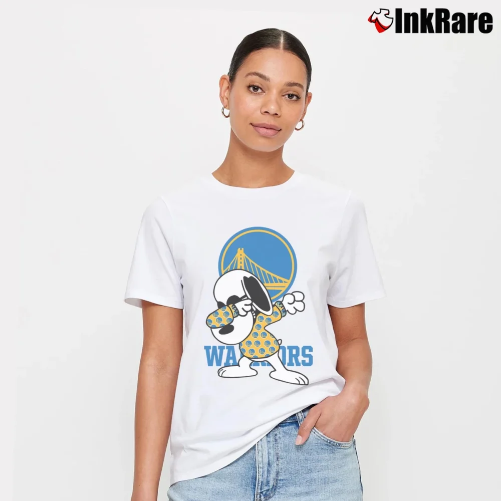 Women’s Golden State Warriors Snoopy Dabbing Signature T-Shirt in white | Soft, Flattering Fit