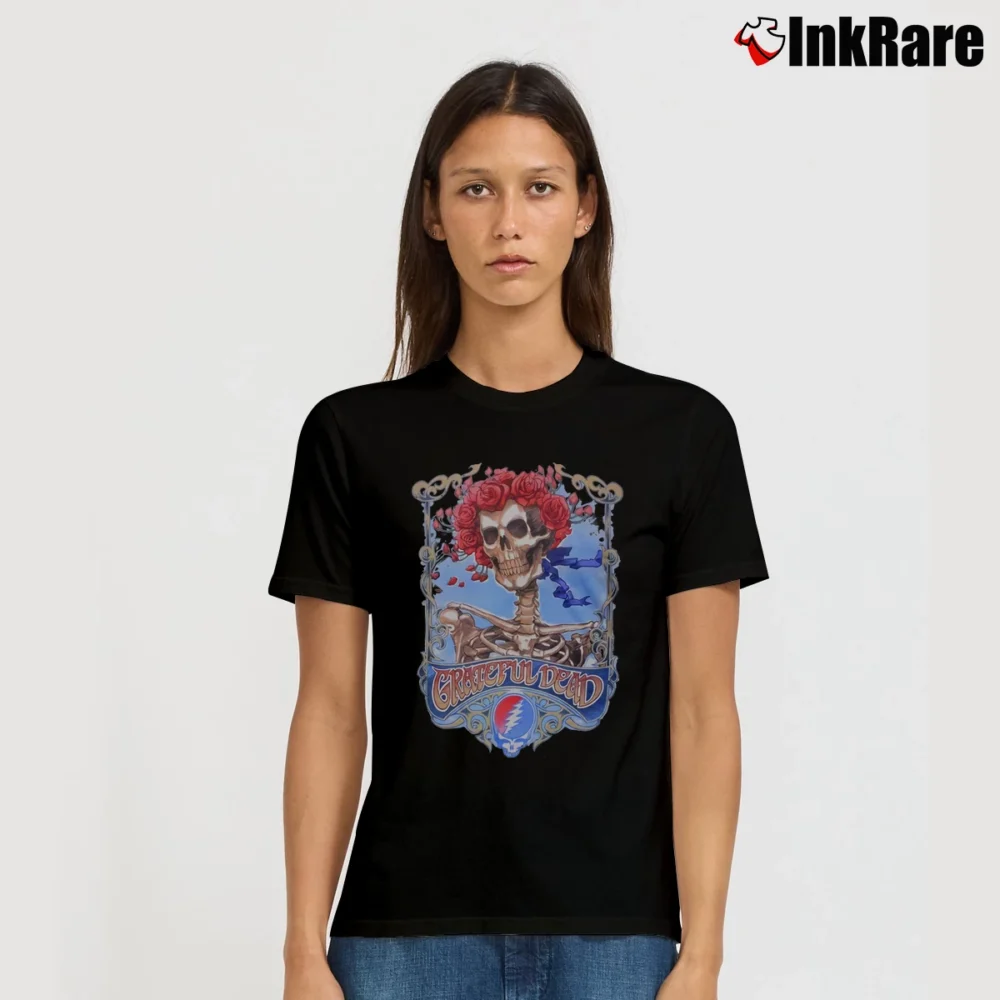 Women’s Grateful Dead Big Bertha Style Antique Signature T-Shirt in black | Soft, Flattering Fit