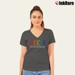 Women’s Gucci Cities Typography V-Neck Tee in charcoal | Chic Neckline, Soft Texture