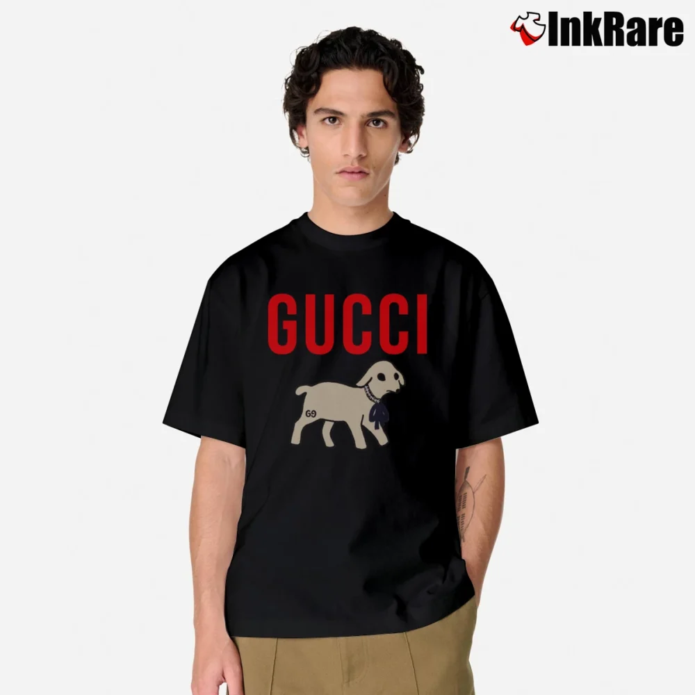 Men’s Gucci Lamb Motif Pink Designer Classic T-Shirt in black | Soft, Breathable Everyday Wear