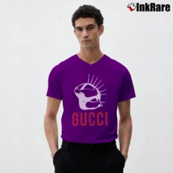 Men’s Gucci Manifesto Overd Black Fashion V-Neck Tee in purple | Sharp, Breathable, Everyday Staple