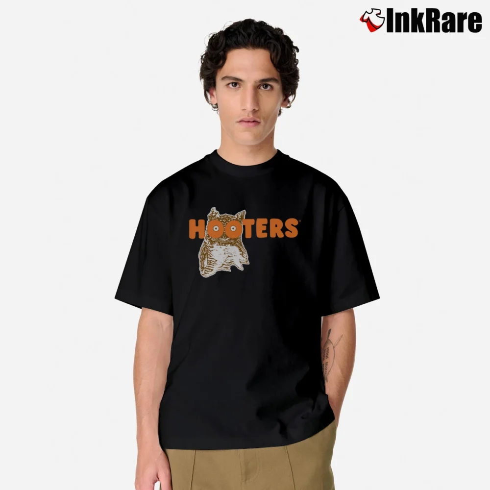 Men’s Hooters Classic Graphic Classic T-Shirt in black | Soft, Breathable Everyday Wear
