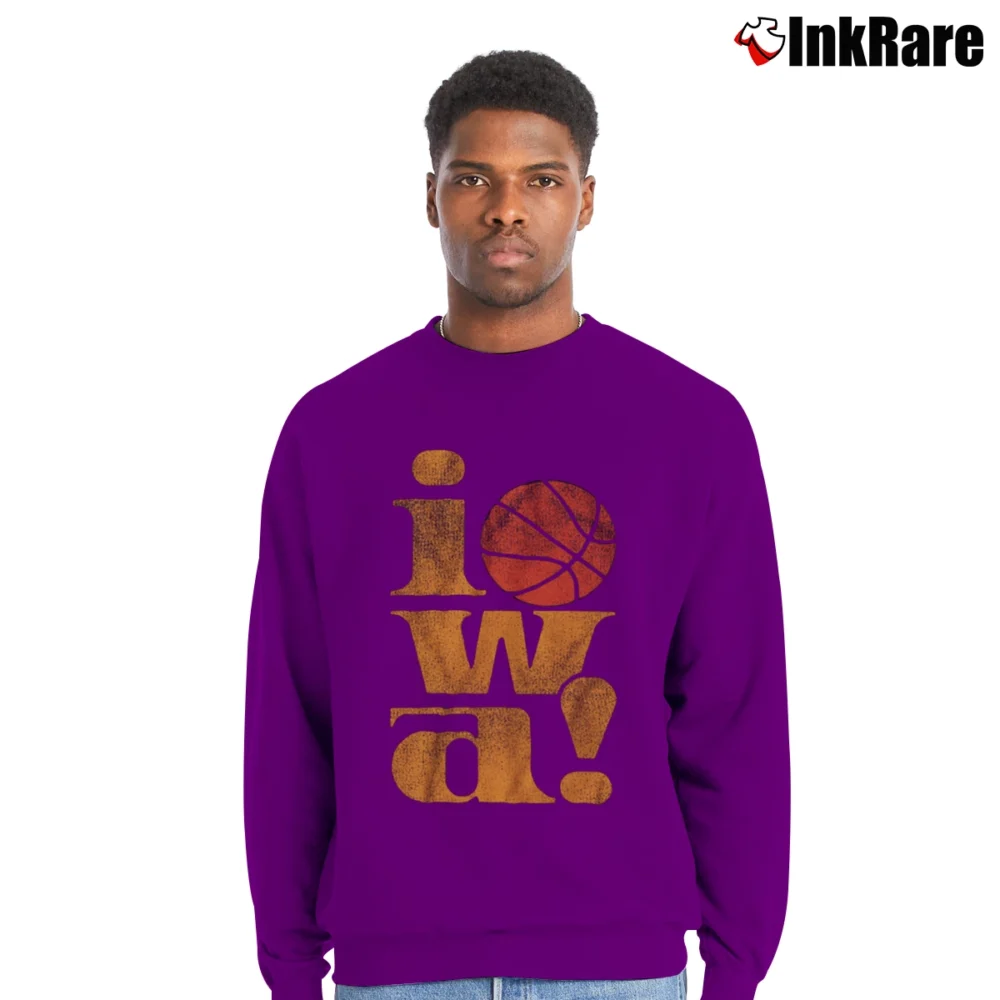 Men’s Iowa Hawkeyes Tailgate Basketball Crewneck Sweatshirt in purple | Cozy Fabric, Clean Style