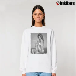 Women’s Jessica Alba Celebrity Fan Graphic Relaxed Sweatshirt in white | Soft, Laid-Back Vibe