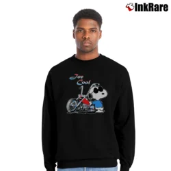 Men’s Joe Cool Snoopy Motorcycle USA Crewneck Sweatshirt in black | Cozy Fabric, Clean Style