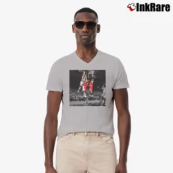 Men’s john starks the dunk new york knicks basketball legend V-Neck Tee in sport grey | Sharp, Breathable, Everyday Staple
