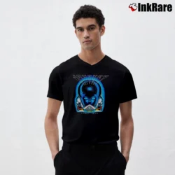 Men’s Journey Frontiers V-Neck Tee in black | Sharp, Breathable, Everyday Staple