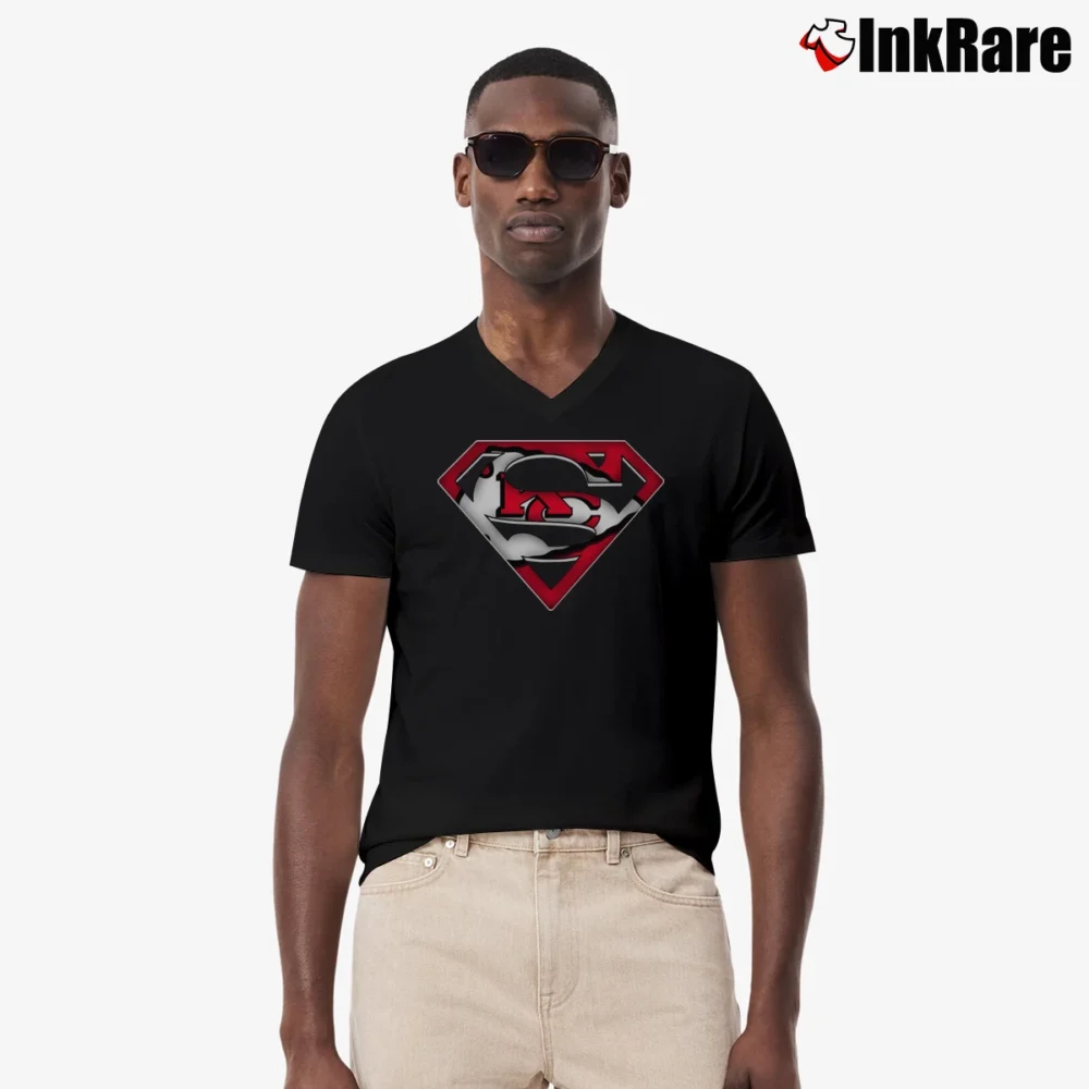 Men’s Kansas City Chiefs x Superman Undefeatable NFL Mashup V-Neck Tee in black | Sharp, Breathable, Everyday Staple