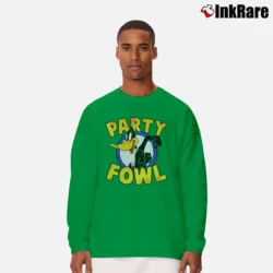 Men’s Looney Tunes Daffy Party Fowl Portrait Graphic Long-Sleeve Shirt in irish green | Sleek, Lightweight, Year-Round Wear