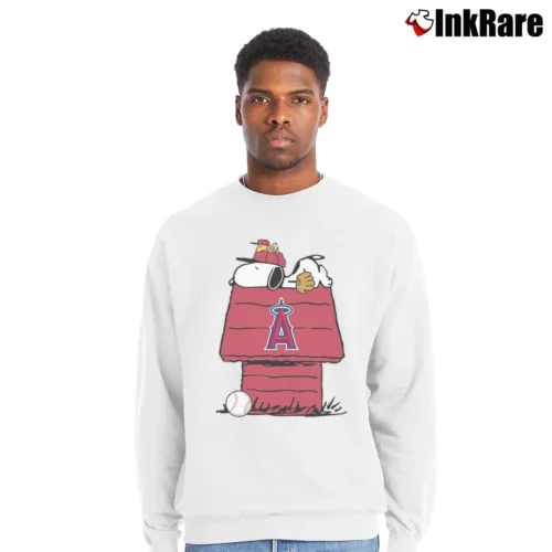 Los Angeles Angels Snoopy Baseball Men’s Crewneck Sweatshirt in white – Soft & Durable Men’s Los Angeles Angels Snoopy Baseball Crewneck Sweatshirt in white | Cozy Fabric, Clean Style