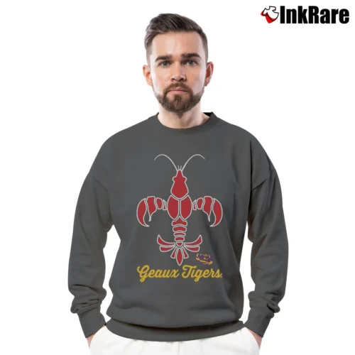 LSU Tigers Crawfish Fleur De Lis Graphic Men’s Crewneck Sweatshirt in charcoal – Soft & Durable Men’s LSU Tigers Crawfish Fleur De Lis Graphic Crewneck Sweatshirt in charcoal | Cozy Fabric, Clean Style
