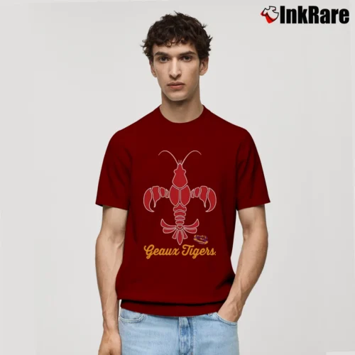LSU Tigers Crawfish Fleur De Lis Graphic Men’s Classic Tee in maroon – Premium Comfort Men’s LSU Tigers Crawfish Fleur De Lis Graphic Classic T-Shirt in maroon | Soft, Breathable Everyday Wear
