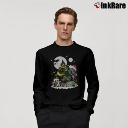 Men’s Mandalorian Baby Yoda Christmas Star Wars Long-Sleeve Shirt in black | Sleek, Lightweight, Year-Round Wear