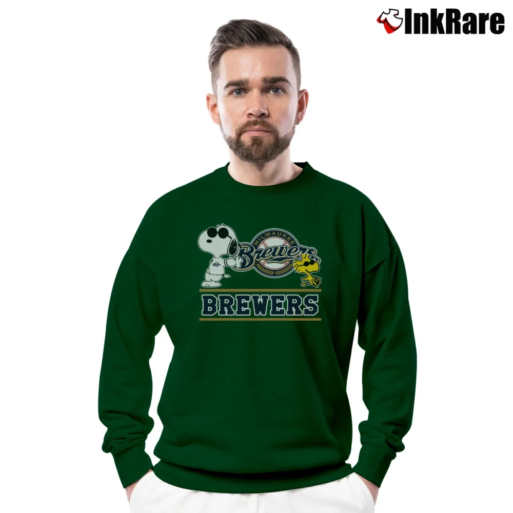 Men’s Milwaukee Brewers Snoopy Crewneck Sweatshirt in forest green | Cozy Fabric, Clean Style