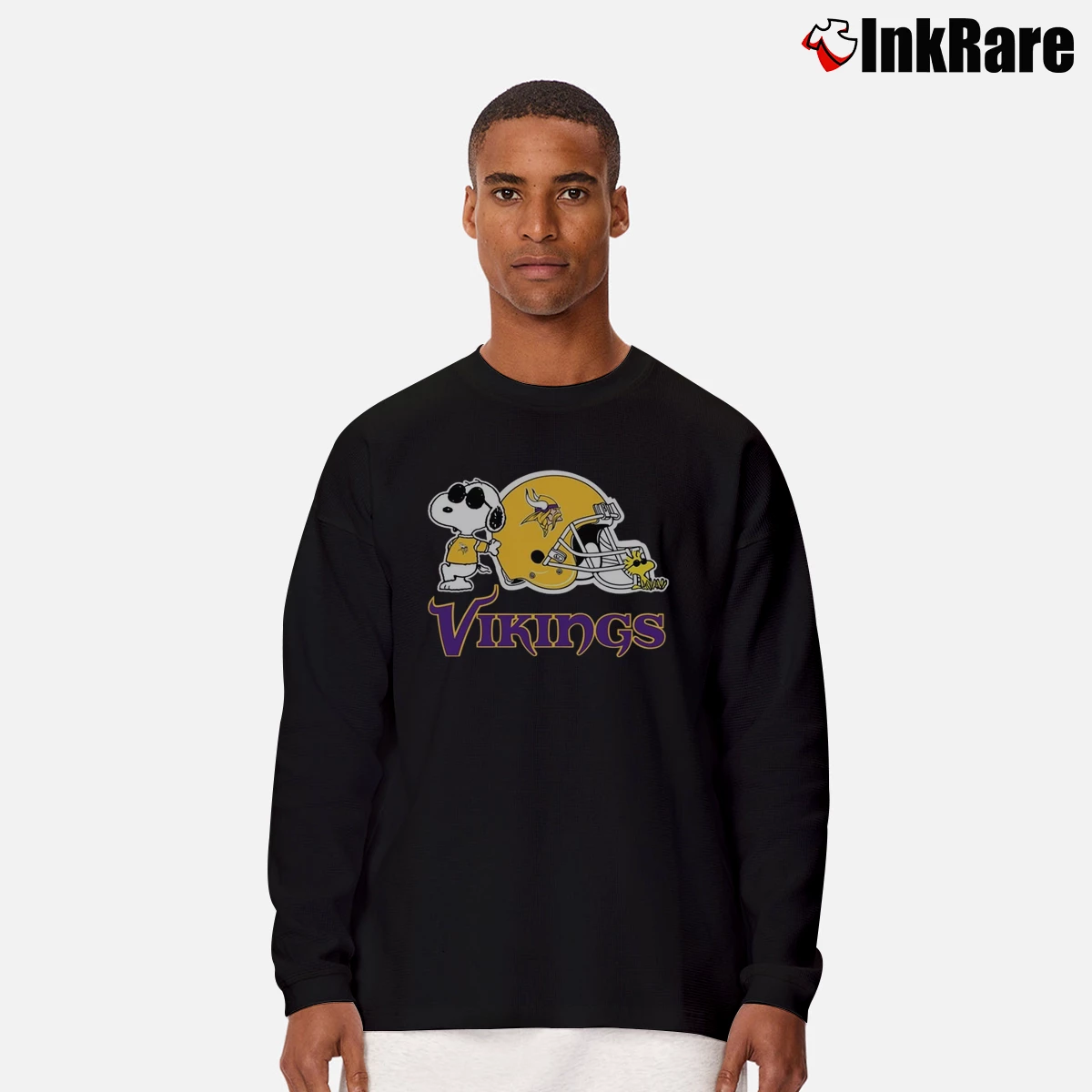 Minnesota Vikings Snoopy And Woodstock Men’s Long-Sleeve Tee in black – Versatile Layering Men’s Minnesota Vikings Snoopy And Woodstock Long-Sleeve Shirt in black | Sleek, Lightweight, Year-Round Wear