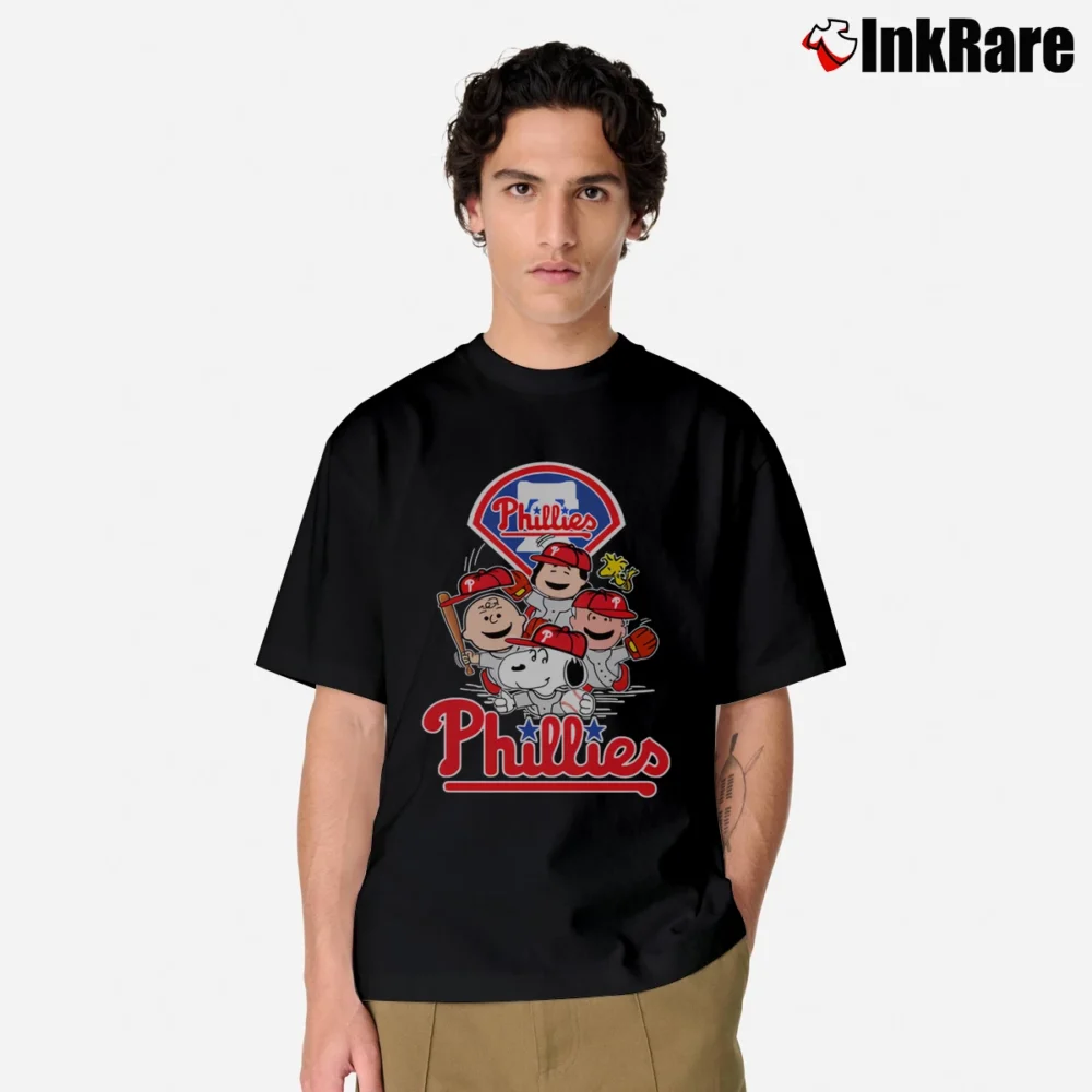 Men’s MLB Philadelphia Phillies Snoopy Charlie Brown Woodstock The Peanuts Movie Baseball Classic T-Shirt in black | Soft, Breathable Everyday Wear