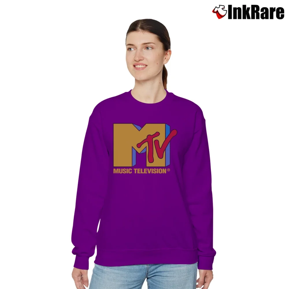 Women’s MTV 1985 Original Graphic 80s Relaxed Sweatshirt in purple | Soft, Laid-Back Vibe