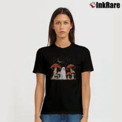 Women’s Mushroom Ghost Vintage Grunge Halloween T-Shirt in black | Soft, Flattering Fit