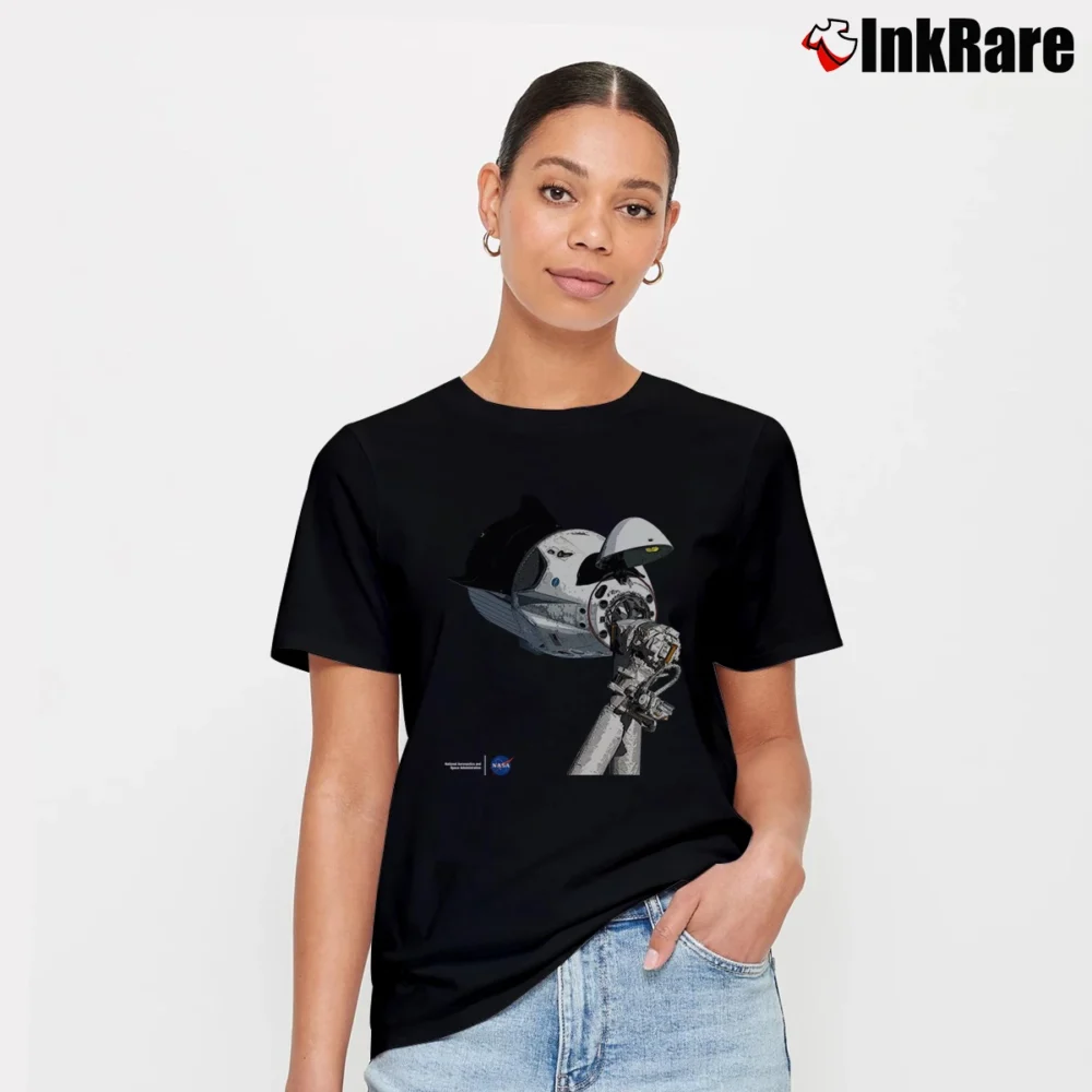 Women’s Nasa Spacex Dragon Capsule Iss Graphic Signature T-Shirt in black | Soft, Flattering Fit
