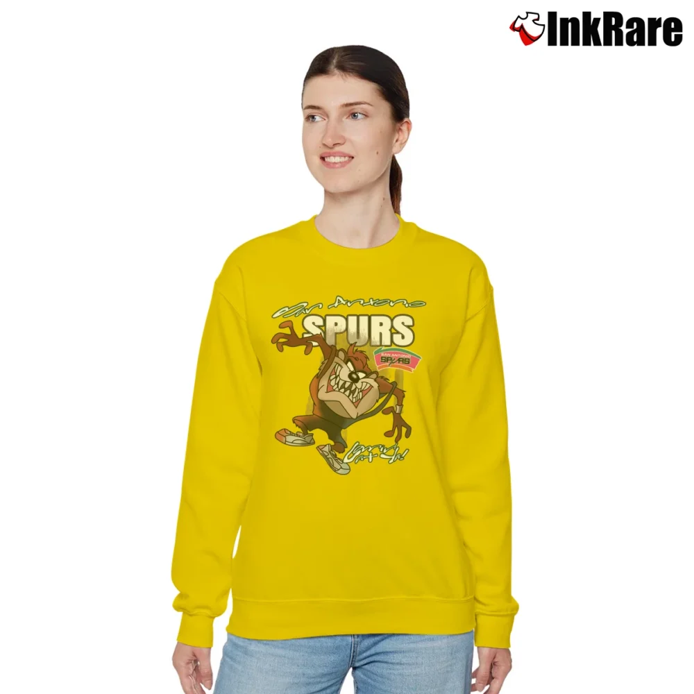 Women’s NBA San Antonio Spurs Taz Looney Tunes Relaxed Sweatshirt in yellow | Soft, Laid-Back Vibe