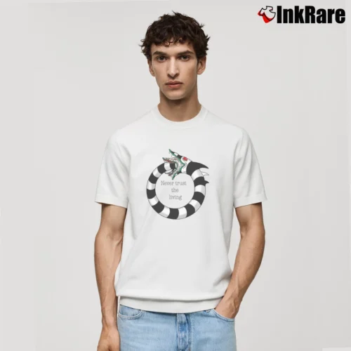 Never Trust The Living Beetlejuice Sandworm Men’s Classic Tee in white – Premium Comfort Men’s Never Trust The Living Beetlejuice Sandworm Classic T-Shirt in white | Soft, Breathable Everyday Wear