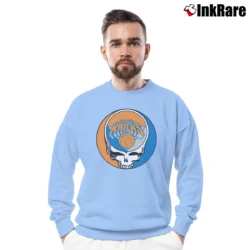 Men’s New York Knicks Basketball Grateful Dead for Music and Sports Fans Crewneck Sweatshirt in light blue | Cozy Fabric, Clean Style