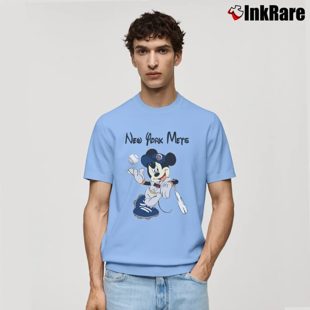 Men’s New York Mets Mickey Mouse Baseball Team Classic Classic T-Shirt in light blue | Soft, Breathable Everyday Wear