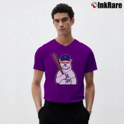 Men’s New York Mets Peter Alonso Polar Bear V-Neck Tee in purple | Sharp, Breathable, Everyday Staple