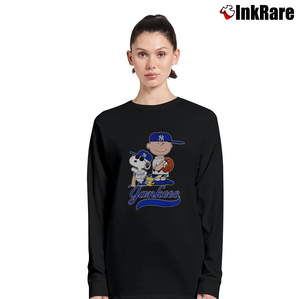 New York Yankees X Snoopy And Charlie Brown Women’s Long-Sleeve Top in black – Effortless Layer Women’s New York Yankees X Snoopy And Charlie Brown Long-Sleeve Top in black | Sleek, Versatile, All-Season
