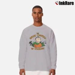 Men’s Peanuts Linus The Great Pumpkin Is Coming Long-Sleeve Shirt in sport grey | Sleek, Lightweight, Year-Round Wear