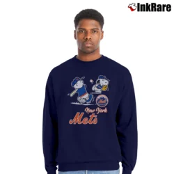 Men’s Peanuts Playing Football New York Mets Baseball Crewneck Sweatshirt in navy | Cozy Fabric, Clean Style