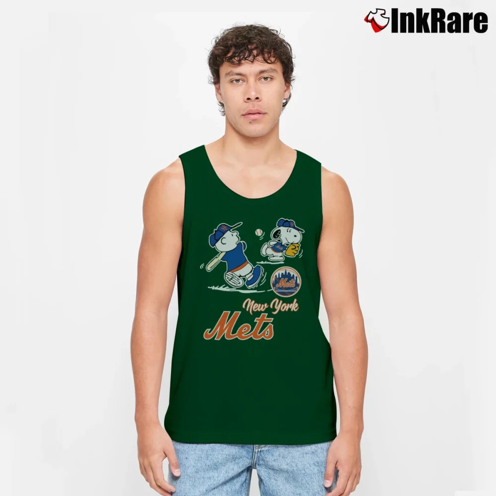 Men’s Peanuts Playing Football New York Mets Baseball Tank Top in forest green | Breathable, Active-Friendly Design