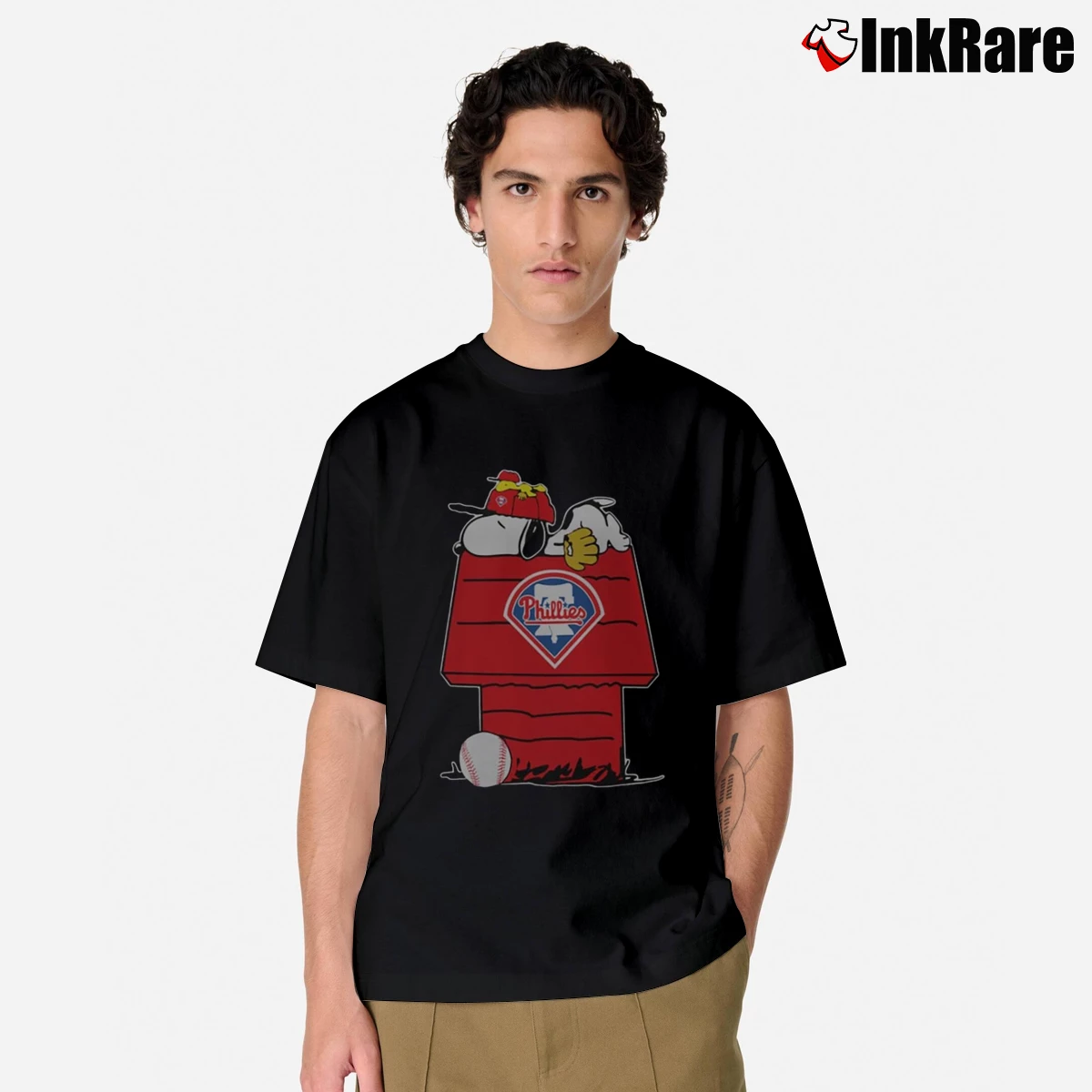 Philadelphia Phillies Snoopy And Woodstock Resting Together Men’s Classic Tee in black – Premium Comfort Men’s Philadelphia Phillies Snoopy And Woodstock Resting Together Classic T-Shirt in black | Soft, Breathable Everyday Wear