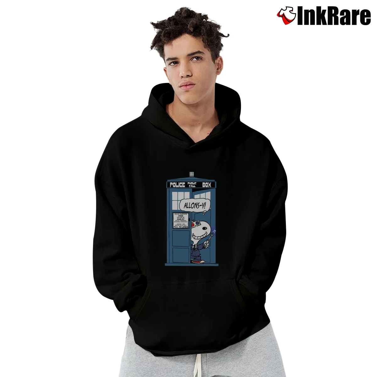 Police Bublic Call Box Snoopy Men’s Pullover Hoodie in black – Ultimate Warmth Men’s Police Bublic Call Box Snoopy Pullover Hoodie in black | Cozy, Durable, Modern Fit