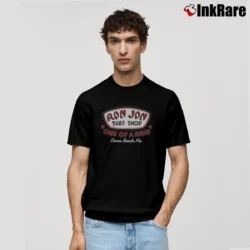 Men’s Ron Jon Trusty Badge Logo Classic T-Shirt in black | Soft, Breathable Everyday Wear