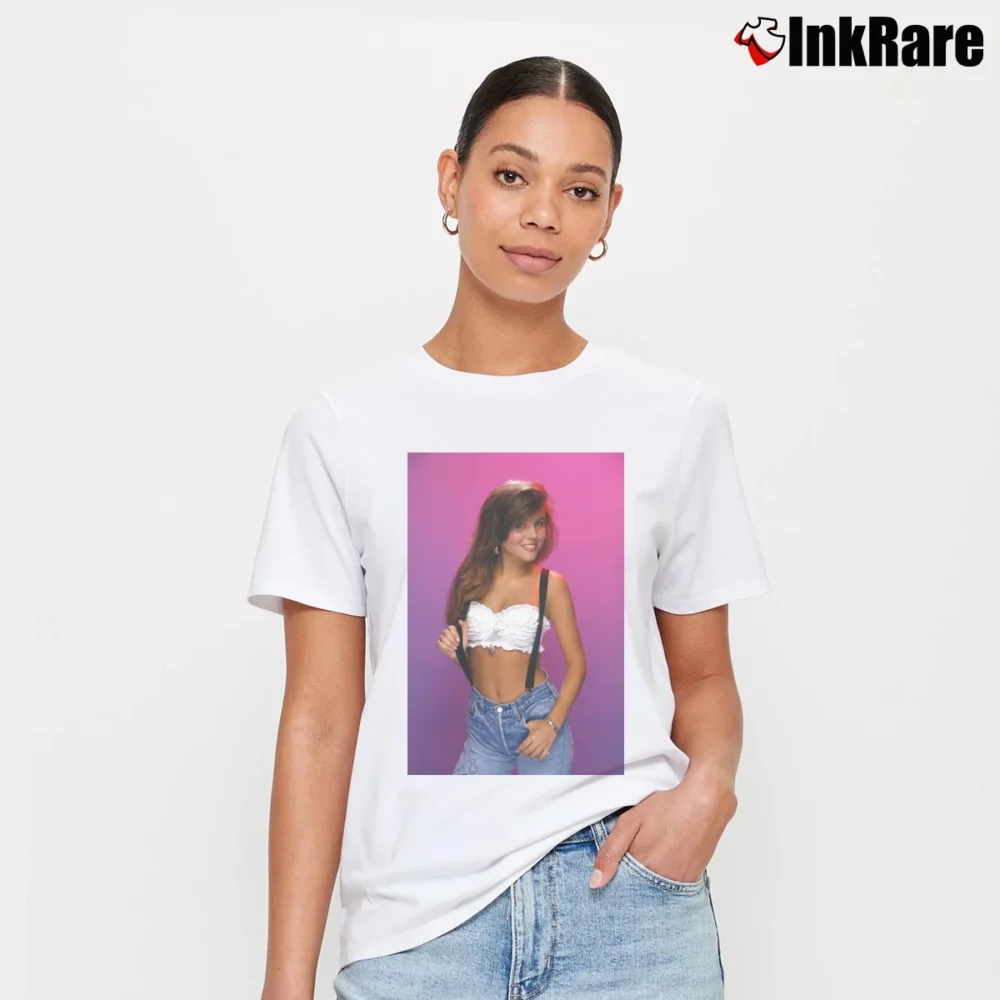 Women’s Saved By The Bell Kelly Kapowski Portrait Signature T-Shirt in white | Soft, Flattering Fit
