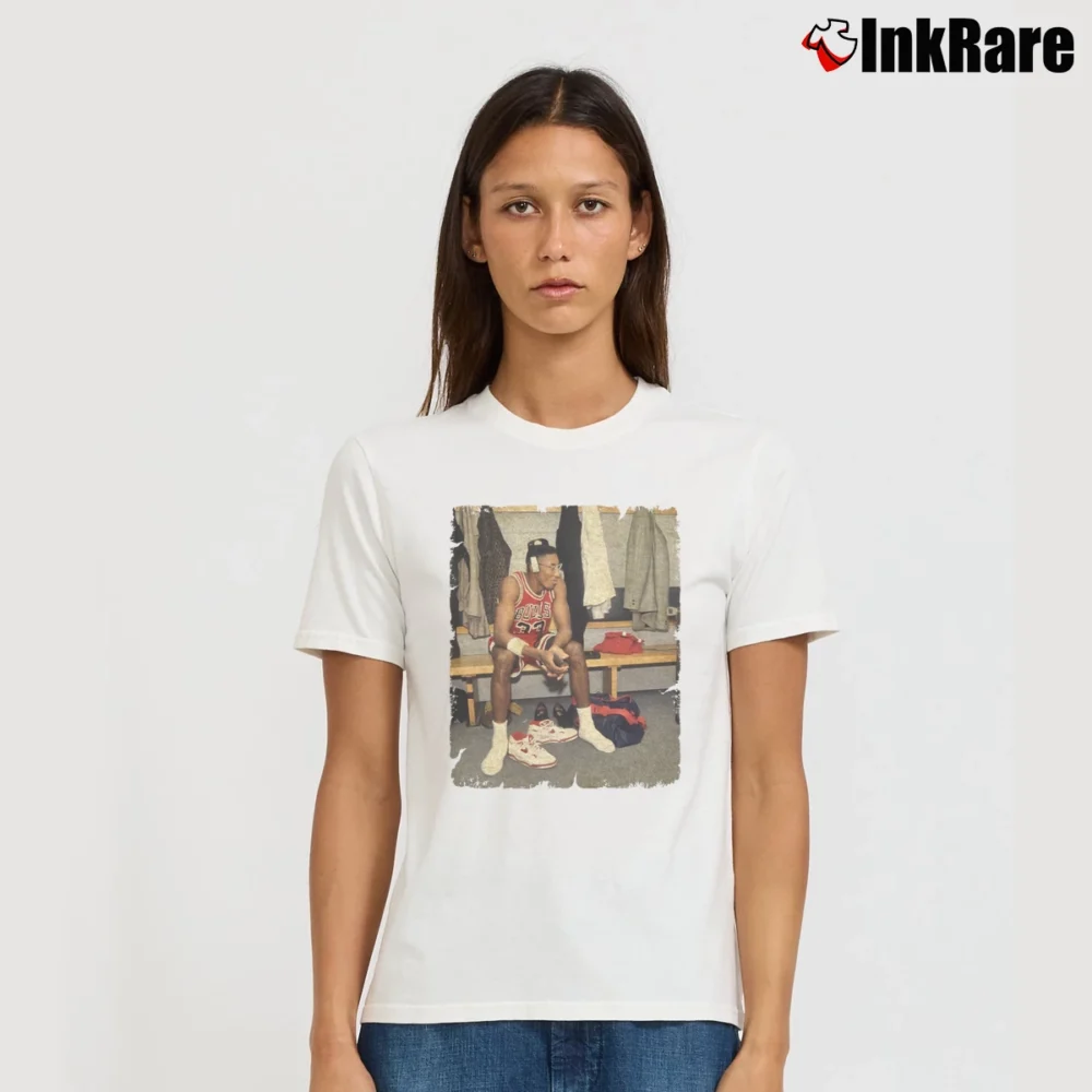 Women’s Scottie Pippen Chicago Bulls Vintage for NBA Fans Signature T-Shirt in white | Soft, Flattering Fit