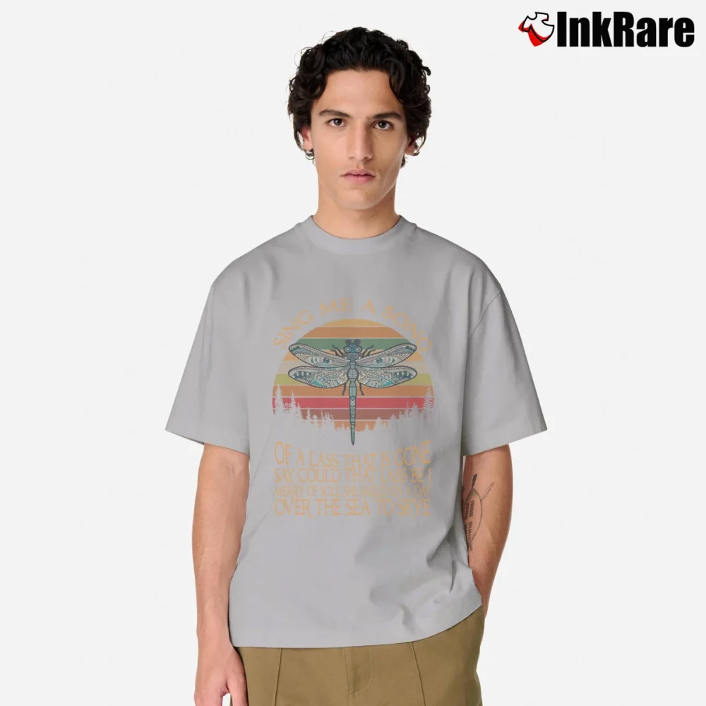 Men’s Sing Me A Song Of A Lass Dragonfly Classic T-Shirt in sport grey | Soft, Breathable Everyday Wear