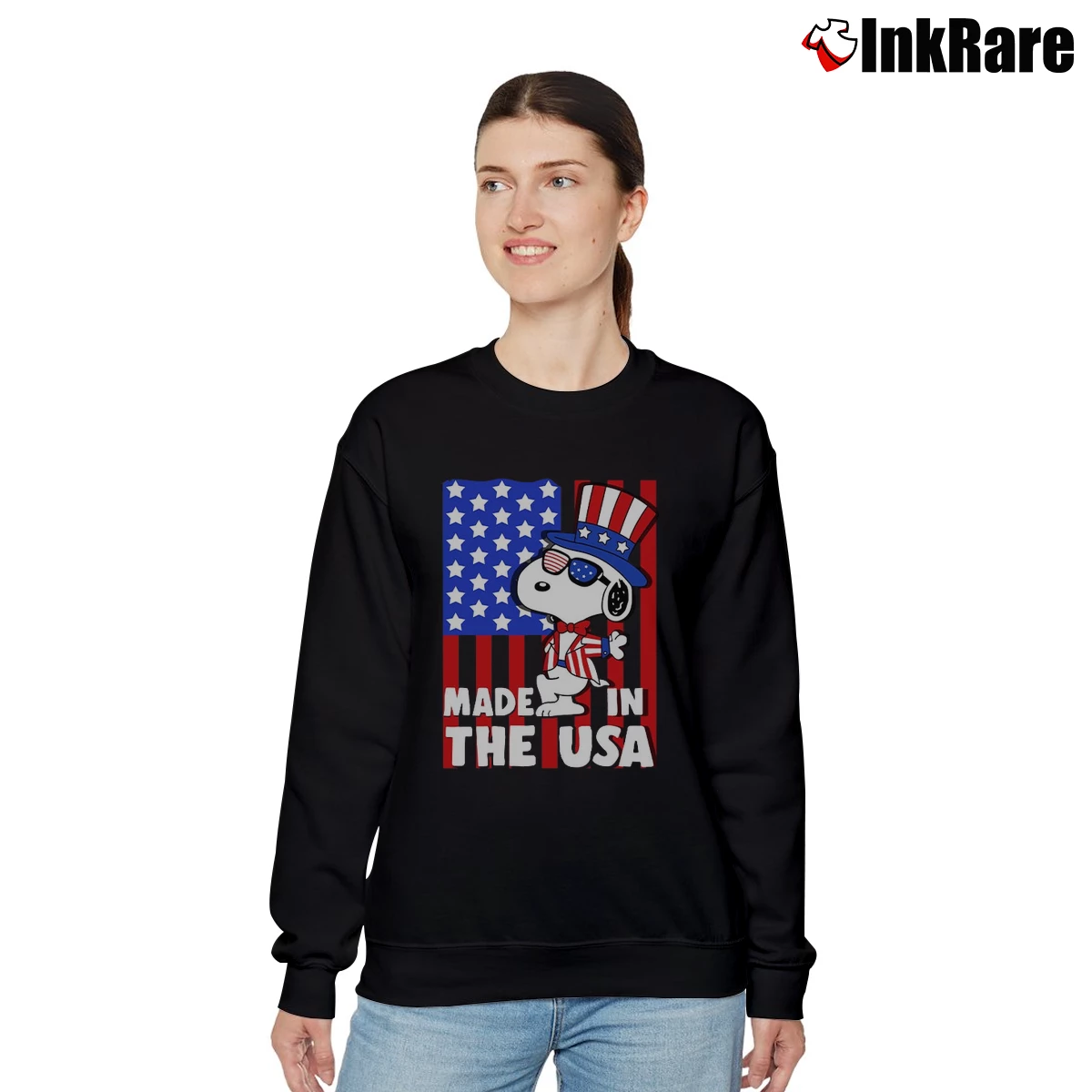 Snoopy America Flag Made In The Usa Women’s Relaxed Sweatshirt in black – Cozy Casual Women’s Snoopy America Flag Made In The Usa Relaxed Sweatshirt in black | Soft, Laid-Back Vibe