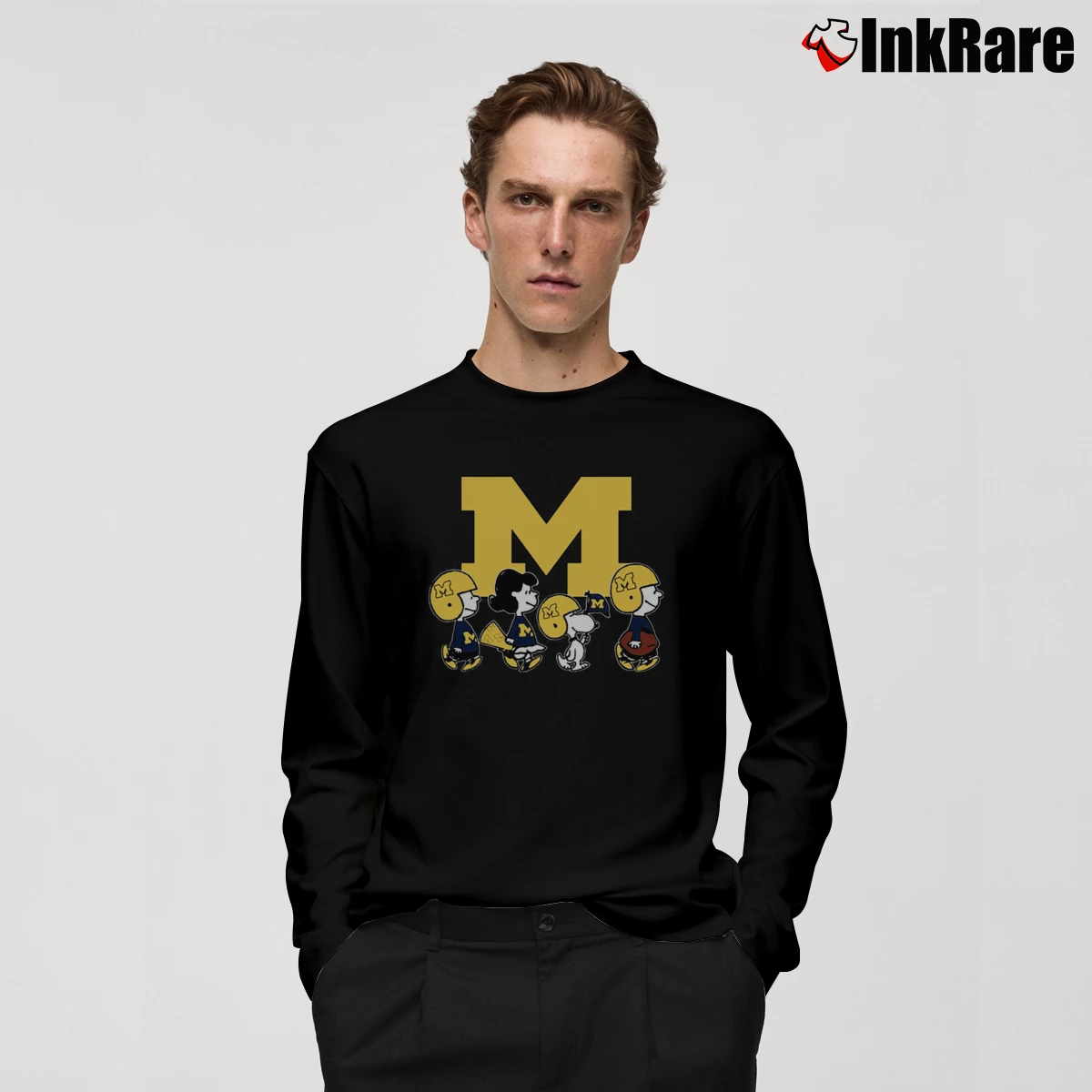 Snoopy And Friends Cheer For The Michigan Wolverines Men’s Long-Sleeve Tee in black – Versatile Layering Men’s Snoopy And Friends Cheer For The Michigan Wolverines Long-Sleeve Shirt in black | Sleek, Lightweight, Year-Round Wear