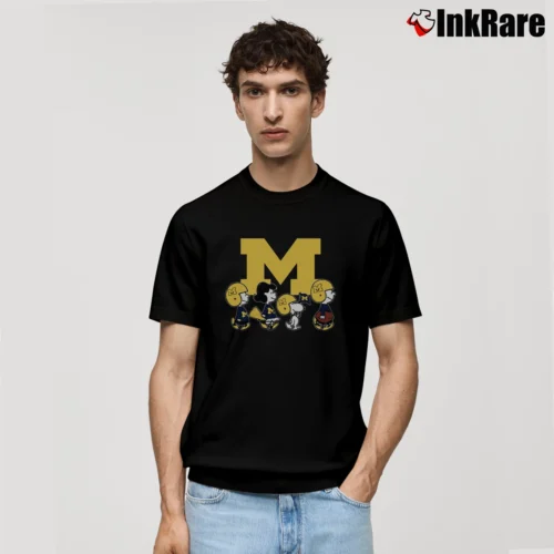 Snoopy And Friends Cheer For The Michigan Wolverines Men’s Classic Tee in black – Premium Comfort Men’s Snoopy And Friends Cheer For The Michigan Wolverines Classic T-Shirt in black | Soft, Breathable Everyday Wear