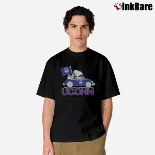 Snoopy And Woodstock Driver Car Uconn Huskies Flag Men’s Classic Tee in black – Premium Comfort Men’s Snoopy And Woodstock Driver Car Uconn Huskies Flag Classic T-Shirt in black | Soft, Breathable Everyday Wear