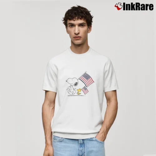 Snoopy And Woodstock Holding American Flag 4th Of July Men’s Classic Tee in white – Premium Comfort Men’s Snoopy And Woodstock Holding American Flag 4th Of July Classic T-Shirt in white | Soft, Breathable Everyday Wear