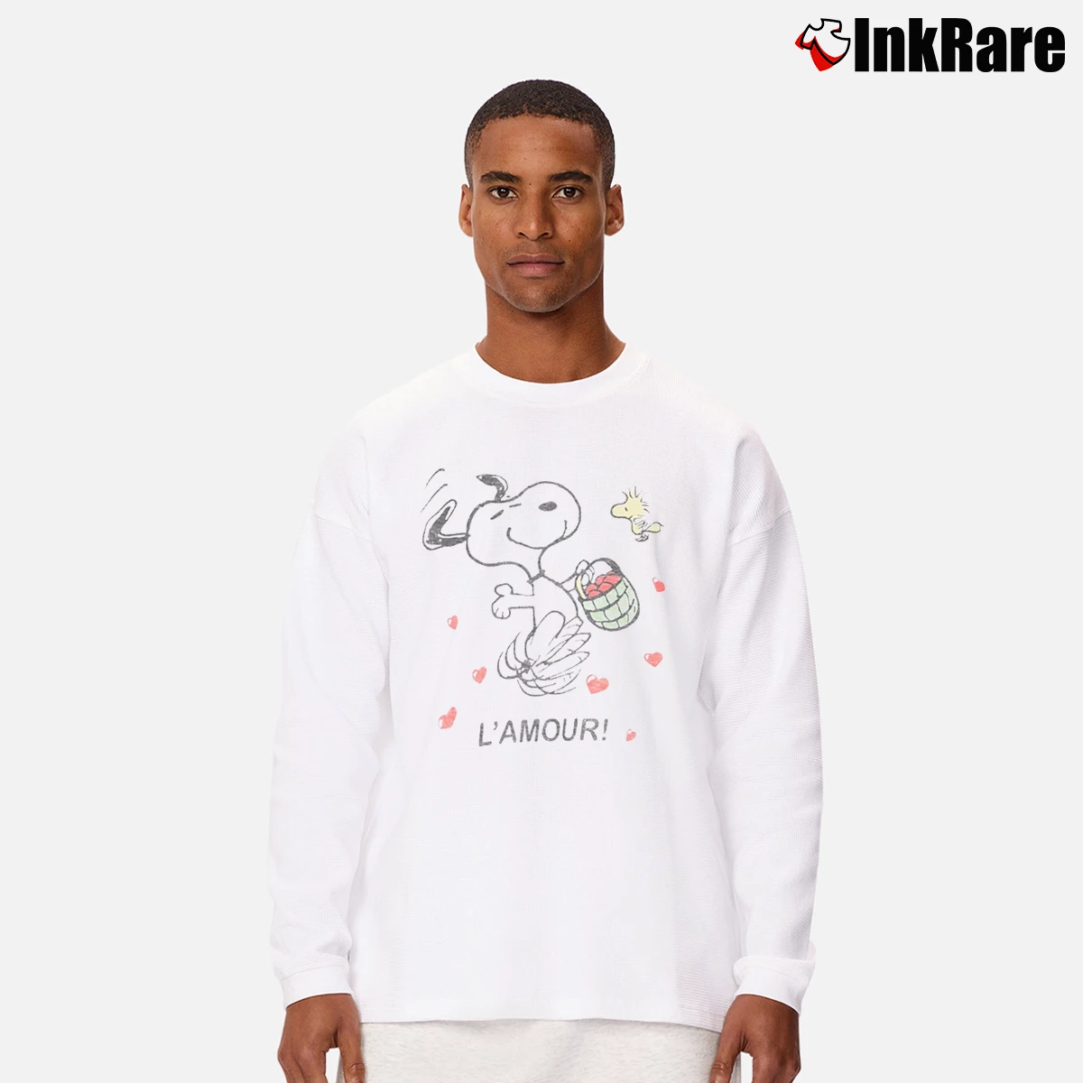Snoopy And Woodstock L’amour Men’s Long-Sleeve Tee in white – Versatile Layering Men’s Snoopy And Woodstock L'amour Long-Sleeve Shirt in white | Sleek, Lightweight, Year-Round Wear