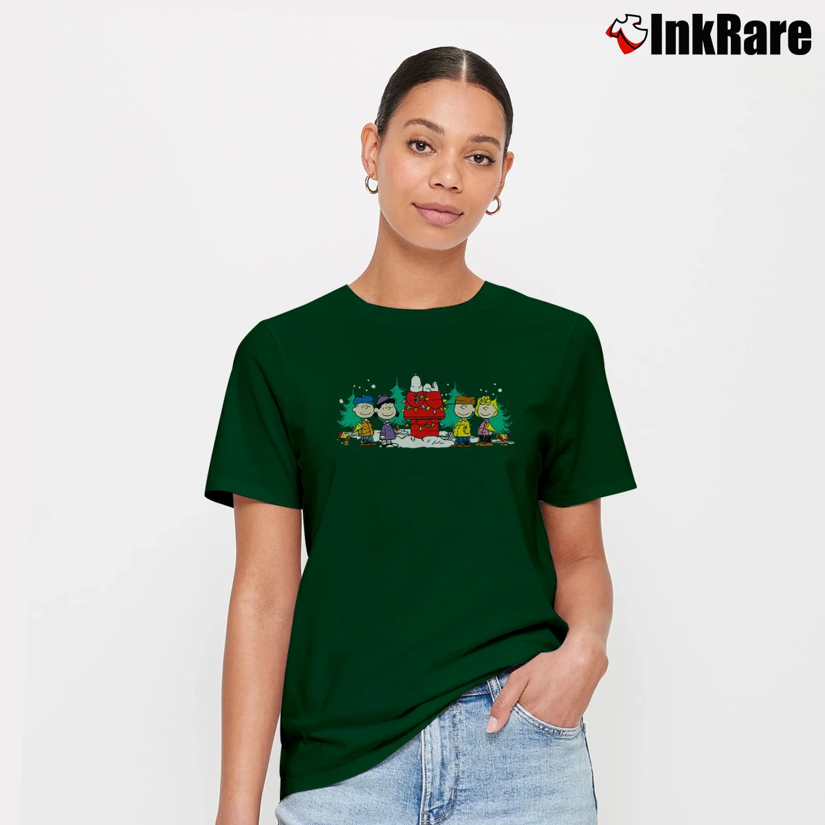 snoopy dog house holiday family photo Women’s Tee in forest green – Effortless Style Women’s snoopy dog house holiday family photo T-Shirt in forest green | Soft, Flattering Fit