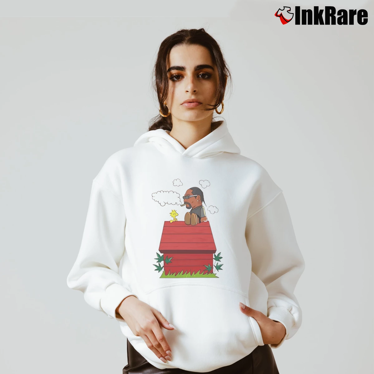 Snoopy Dogg And Woodstock Snoopy Women’s Cozy Hoodie in white – Urban Chic Women’s Snoopy Dogg And Woodstock Snoopy Cozy Hoodie in white | Warm, Structured, Stylish