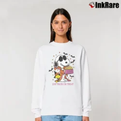 Women’s Snoopy Halloween Joe Mummy Trick Or Treat Relaxed Sweatshirt in white | Soft, Laid-Back Vibe