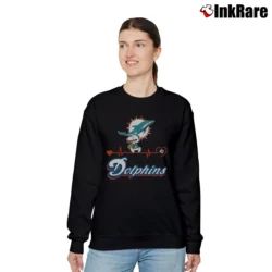 Women’s Snoopy Heartbeat Miami Dolphins AFC East Champion Relaxed Sweatshirt in black | Soft, Laid-Back Vibe