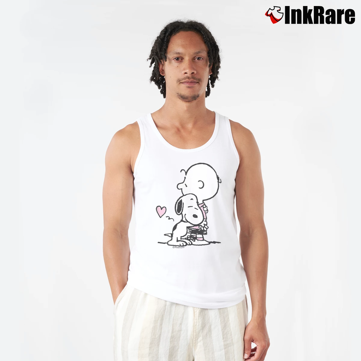 Snoopy Hug Charlie Brown Men’s Performance Tank in white – Lightweight Comfort Men’s Snoopy Hug Charlie Brown Tank Top in white | Breathable, Active-Friendly Design